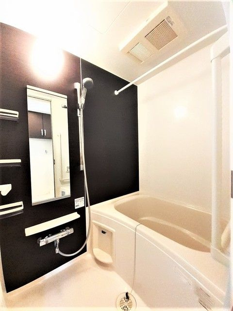 ＧＲＥＥＮ　ＬＡＶＲＡＳの浴室