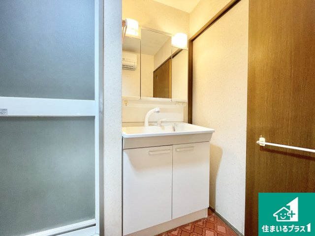 フロラシオン堺・香ヶ丘の独立洗面台|シャワーつきの洗面化粧台です♪【現地写真】