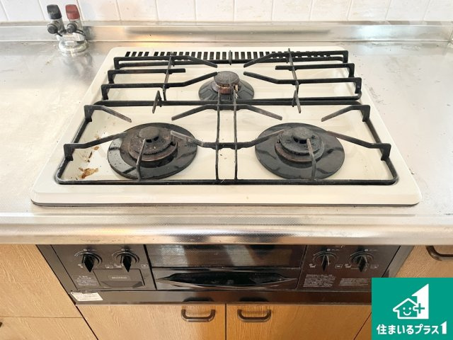 フロラシオン堺・香ヶ丘の設備|３口ガスコンロです【現地写真】