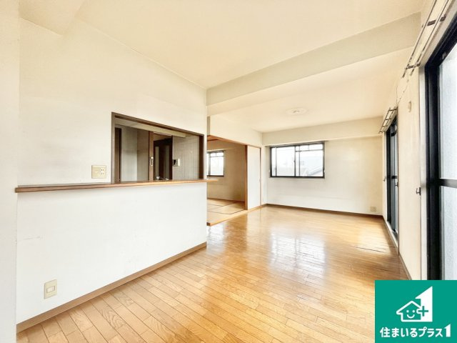 フロラシオン堺・香ヶ丘の居間・リビング|リビング別アングルです【現地写真】