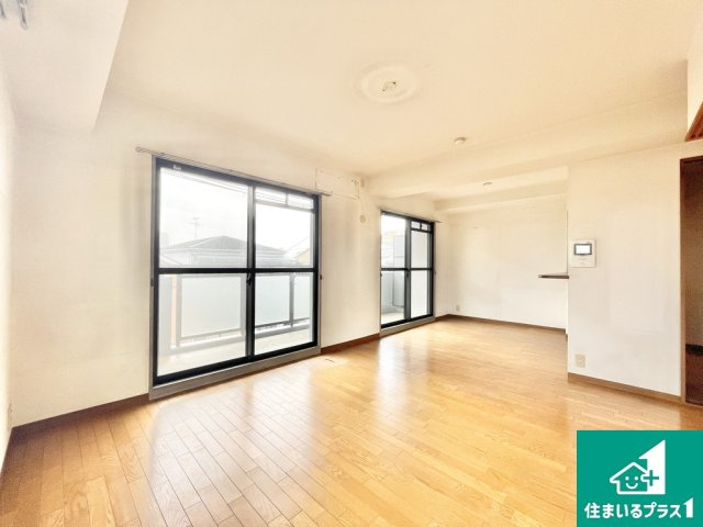 フロラシオン堺・香ヶ丘の居間・リビング|リビング別アングルです【現地写真】