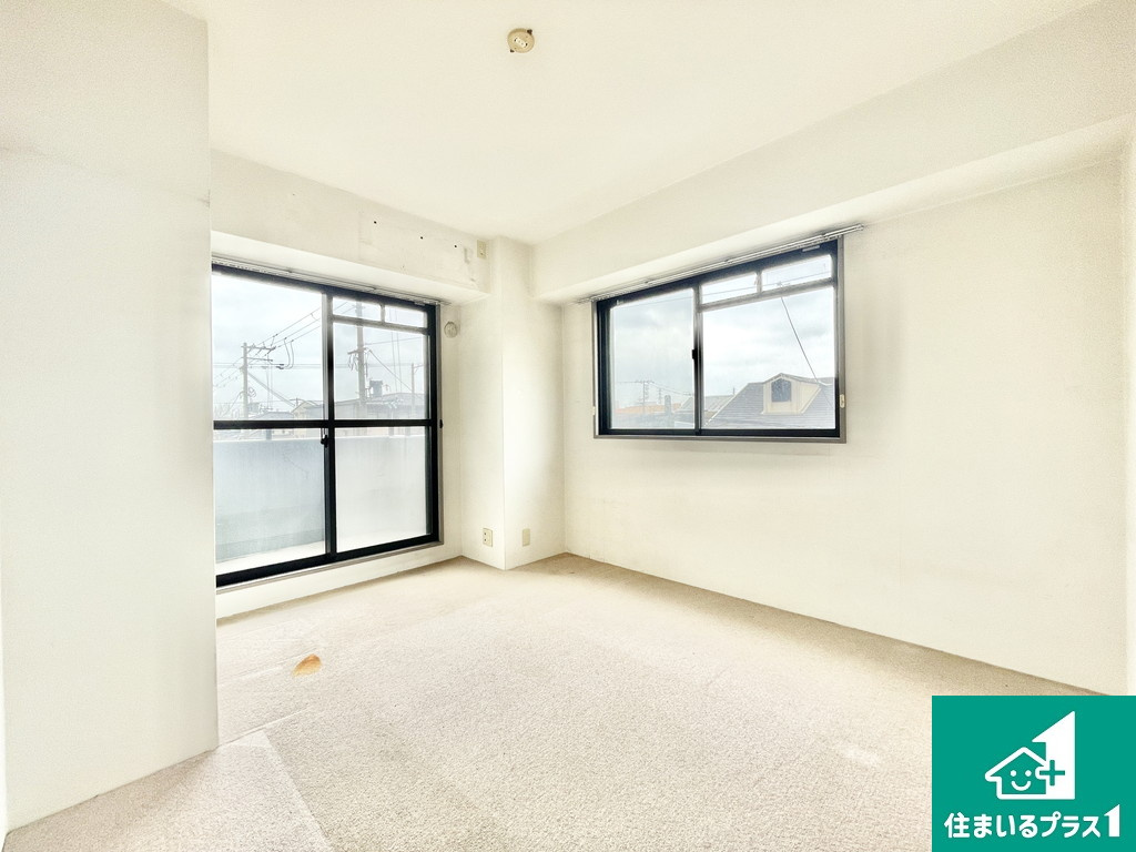 フロラシオン堺・香ヶ丘の洋室|６．２帖の洋室です！バルコニーつきで日当たり良好です♪【現地写真】