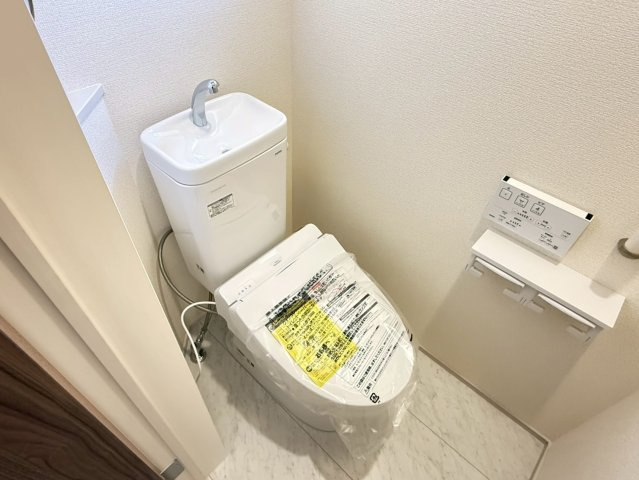 川越市小室　新築一戸建て　1号棟のトイレ|コンパクトで使いやすいトイレです