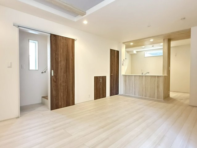 川越市小室　新築一戸建て　1号棟の居間・リビング|使いやすい居間です