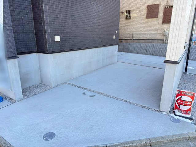 川越市小室　新築一戸建て　1号棟の駐車場|駐車場があるので、車を買う予定の方も安心です