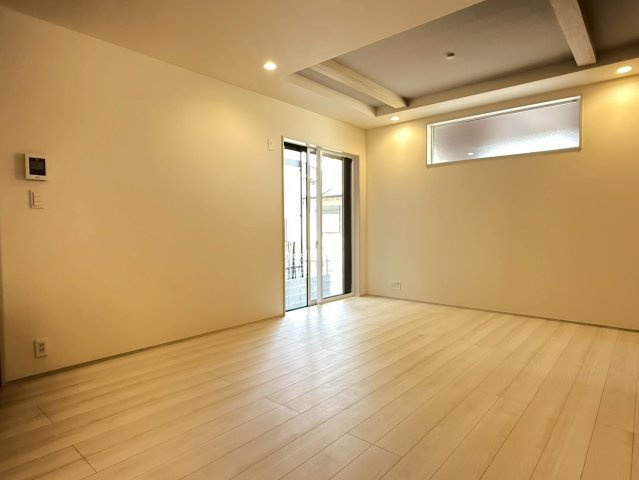 川越市小室　新築一戸建て　1号棟の居間・リビング|こちらのリビングで趣味の時間をお楽しみください