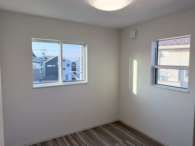 川越市志多町R６　新築一戸建て　A号棟の洋室|スタンダードな洋室です