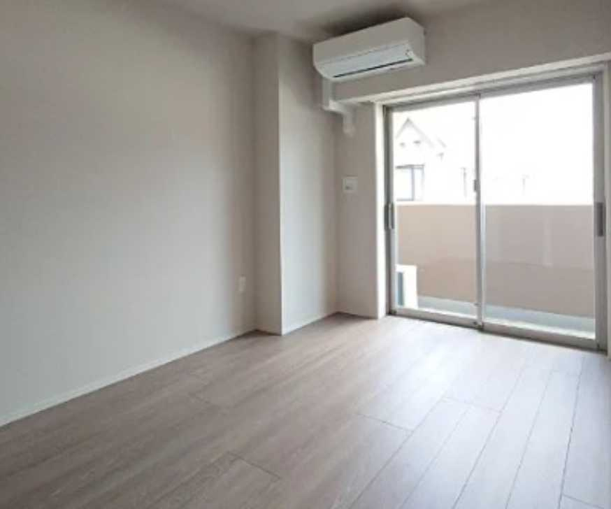 CREATIF三軒茶屋　築浅　ペット相談　礼金０　フリーレントの居間・リビング