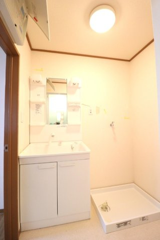 ライフアメニティーの洗面所|※別号室参考写真です