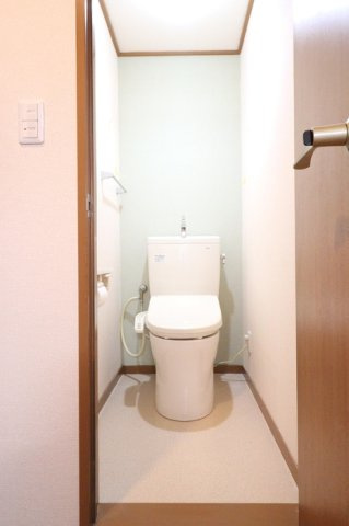 ライフアメニティーのトイレ|※別号室参考写真です