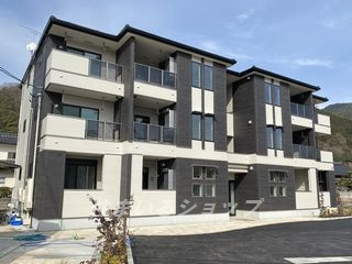 広島市安佐北区深川３丁目のアパート