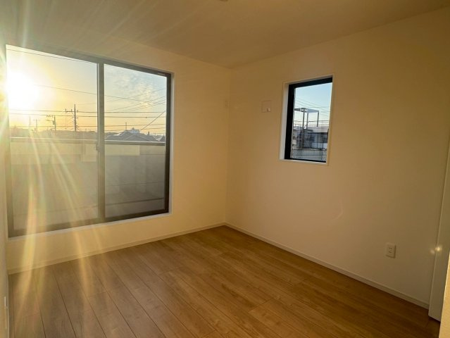 川越市清水町1期　新築一戸建て　1号棟の洋室|落ち着いた色調の洋室です