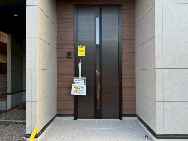 川越市清水町1期　新築一戸建て　1号棟の玄関|落ち着いた玄関です