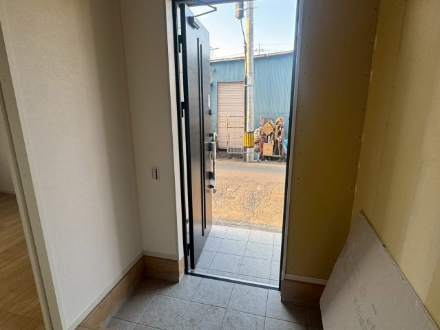 川越市清水町1期　新築一戸建て　1号棟の玄関|毎日通る玄関はこちらです