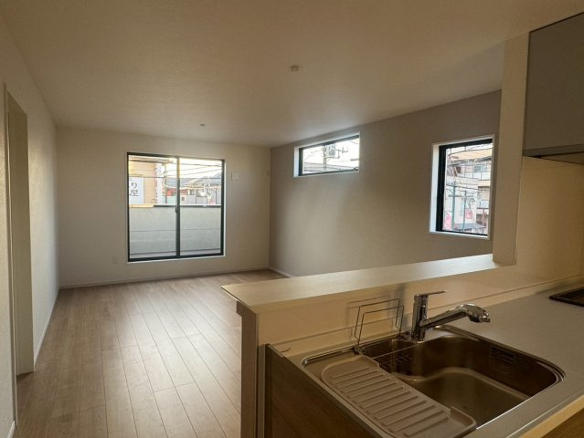 川越市清水町1期　新築一戸建て　1号棟の居間・リビング|こちらの居間で趣味の時間をお楽しみください