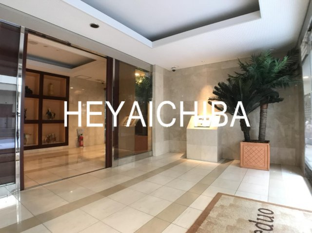 ラフィーネデュオのエントランス