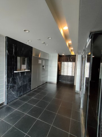 ヴィータローザ東府中のロビー