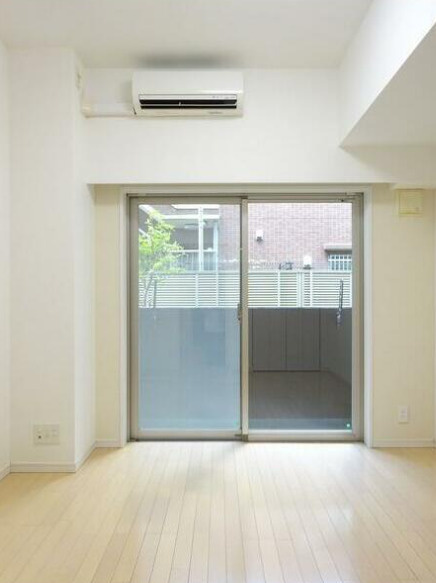 ヴィータローザ東府中の居間・リビング