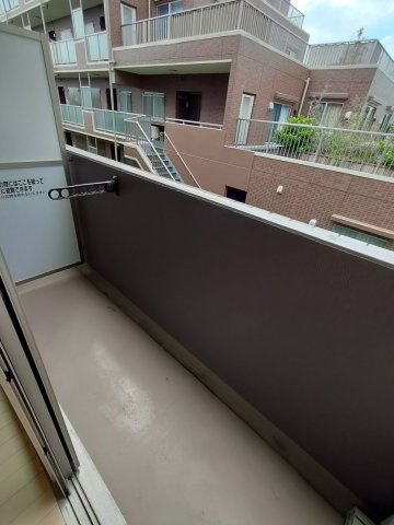 ヴィータローザ東府中のバルコニー