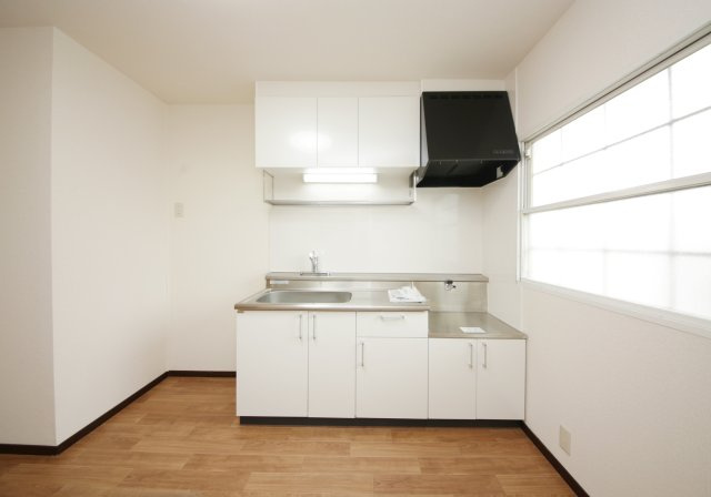 ハイツボニータのキッチン|別部屋同間取りのお写真となります。参考にご覧くださいませ。