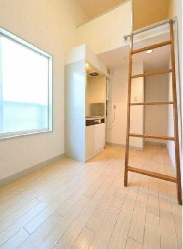 カルタス２１駒場東大前　敷金0礼金0　駅近　ロフトの居間・リビング