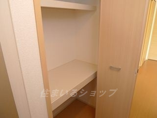 広島市安佐北区白木町大字井原のアパートの収納