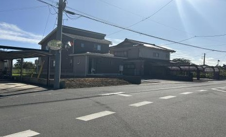 【土地】坂戸市塚越建築条件無し売地の前面道路含む現地写真|前面道路6ｍ以上で車の出し入れも楽々☆