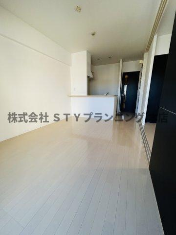 仲介手数料０円！Canal Eastの居間・リビング