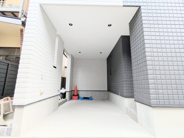 葛飾区奥戸２丁目の新築戸建の駐車場|～敷地内駐車場 写真～