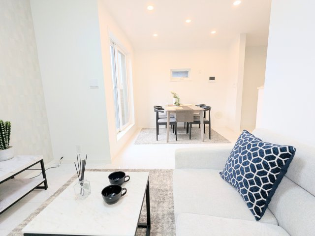 葛飾区奥戸２丁目の新築戸建の居間・リビング|～リビング写真～