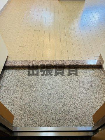 仲介手数料０円！サン・サカエビルの玄関