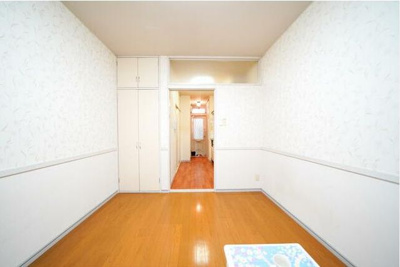 【内装】 | ピノ・ノアールKOZU | 明るい色調の室内です　※参考写真です