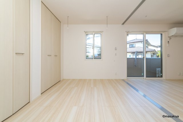 トリシアの洋室