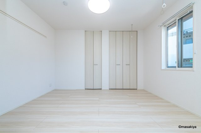 トリシアの洋室