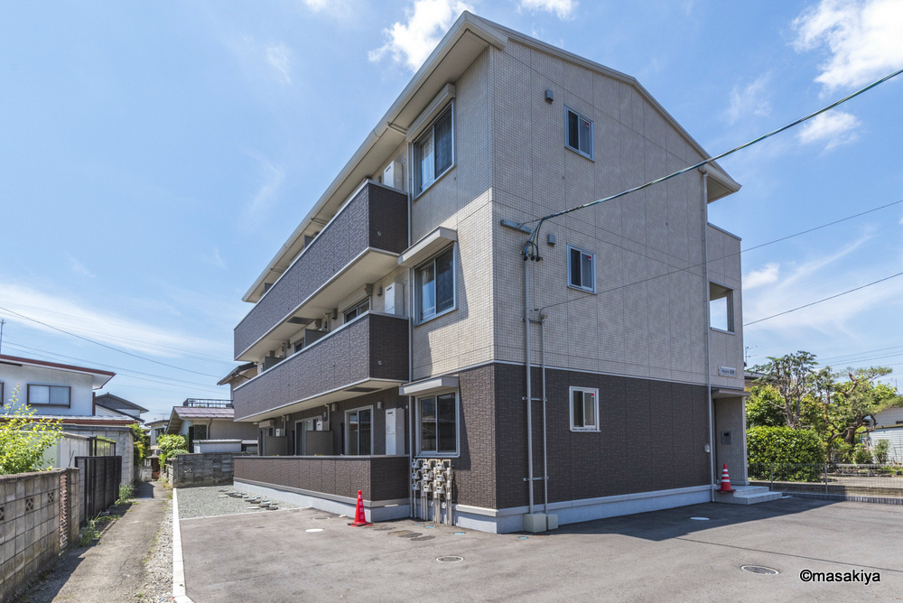 レイシス若里の外観