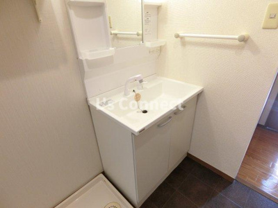 【洗面所】 | ハイカムール八乙女ＳＴⅠ | 朝の支度もスムーズな独立洗面台。