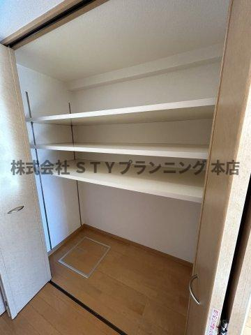 仲介手数料０円！アブレスト原の収納