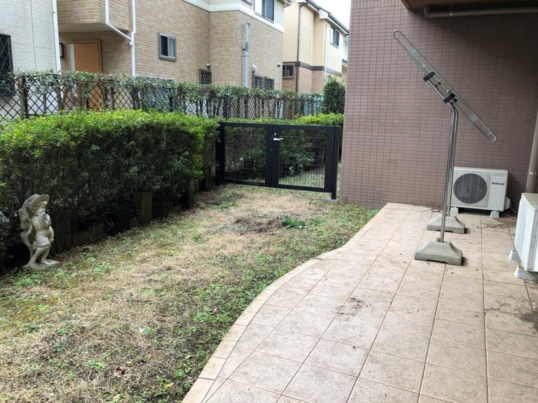 レクセルマンション武蔵野台の庭