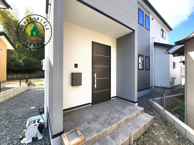 糟屋郡篠栗町中央4丁目第12-1棟（1号棟）の外観：施工例|おでかけの時も帰った時も、「我が家」を最初に感じでもらえる素敵な空間に。