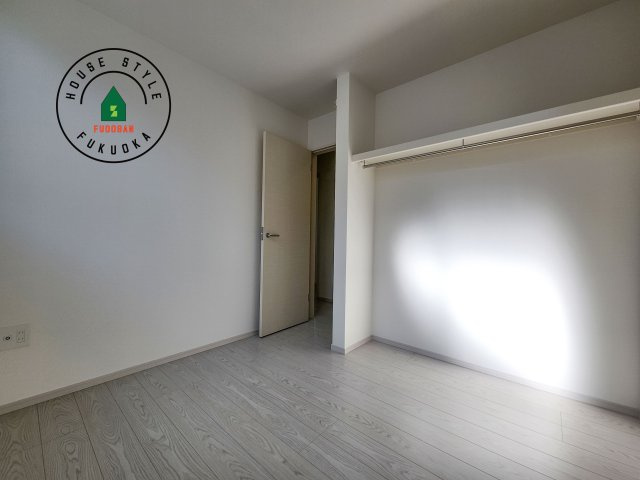 糟屋郡須恵町旅石第26-2棟（2号棟）の洋室|落ち着いた色調の洋室です。