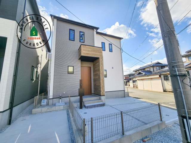 糟屋郡須恵町旅石第26-2棟（2号棟）の外観|デザイン性のある外観です。