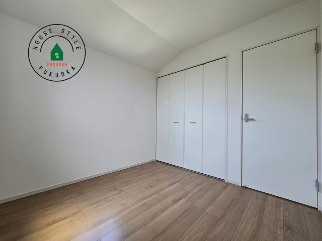 福岡市南区西長住2丁目第2-5棟（2号棟）の内観：施工例|落ち着いた色調の洋室です。