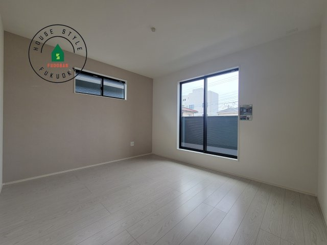 福岡市南区西長住2丁目第2-5棟（1号棟）の内観：施工例|主寝室には収納力に優れたクローゼットがありますので、お部屋もすっきり片付きます。