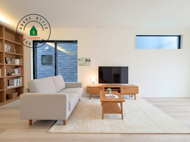 福岡市南区西長住2丁目第2-5棟（1号棟）の内観：施工例|明るく開放的なリビングダイニングは豊かな陽光が注ぎ込み、やすらぎの空間を演出してくれます。ご家族で楽しいひとときをお過ごし下さい。※家具はCGを合成したものです。