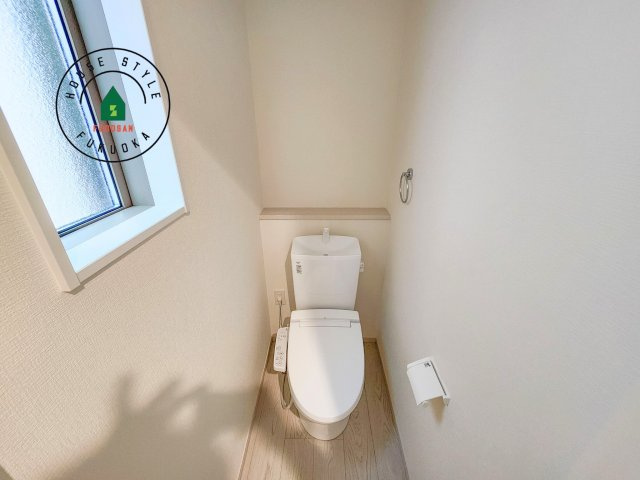 福岡市南区西長住2丁目第2-5棟（4号棟）の内観：施工例|温水洗浄便座を完備しております。2ヶ所にトイレがあるのは朝の慌ただしい時間も安心です。