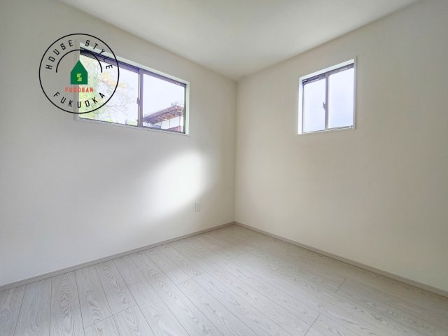 福岡市南区西長住2丁目第2-5棟（4号棟）の内観：施工例|柔らかい陽光が差し込む明るいお部屋を演出する設計。彩光の取れる窓が気持ちの良いお部屋を創り上げます。