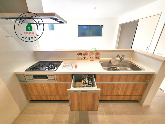 福岡市南区西長住2丁目第2-5棟（4号棟）の内観：施工例|キッチン。グリル・食器洗い乾燥機・浄水器も完備。