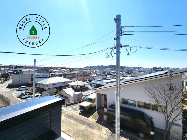 福岡市東区舞松原5丁目第4-2棟（1号棟）の展望|窓から緑が見える物件も魅力的です。