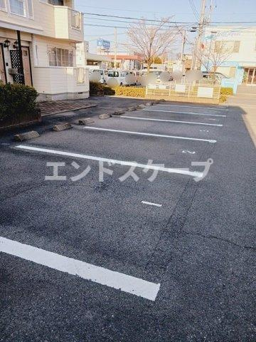 メルベーユＢの駐車場|高崎、前橋のお部屋探しはエンドスケープまで！お客様の理想お聞かせ下さい♪