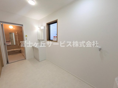 【脱衣所】 | 浜松市浜名区善地 中古戸建て | 脱衣場です